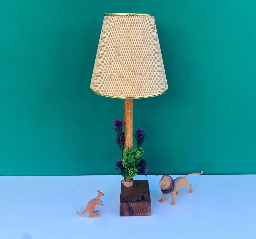 Cesur Kanguru  Ahşap Lambader